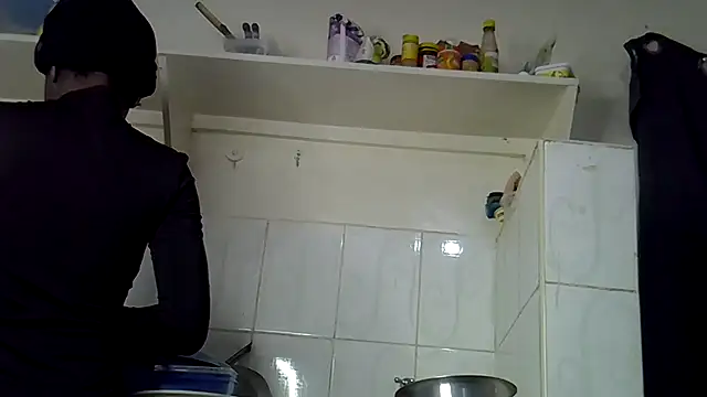 Snapshot of Enkarxx chatting on April 13, 2026, 7:36 am Enkarxx online show from April 13, 2026, 7:36 am