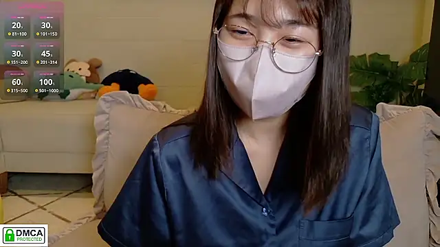 SUZU  online show from February 26, 2026, 2:27 pm