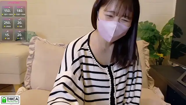 SUZU  online show from March 25, 2026, 12:11 pm