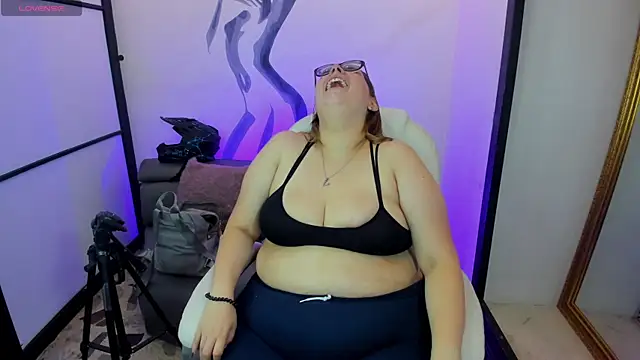 Snapshot of NiickyJones chatting on December 14, 2024, 9:13 pm NiickyJones online show from December 14, 2024, 9:13 pm