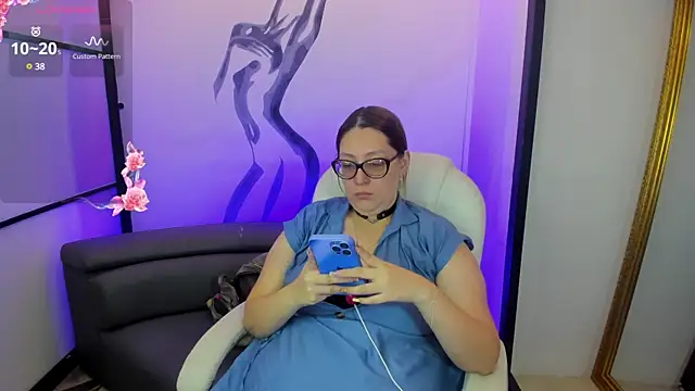 Snapshot of NiickyJones chatting on January 28, 2025, 10:23 pm NiickyJones online show from January 28, 2025, 10:23 pm
