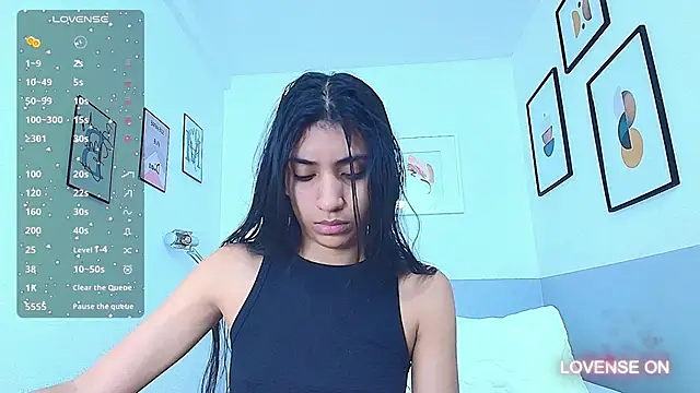 littlee emilyy  online show from December 18, 2024, 12:29 pm