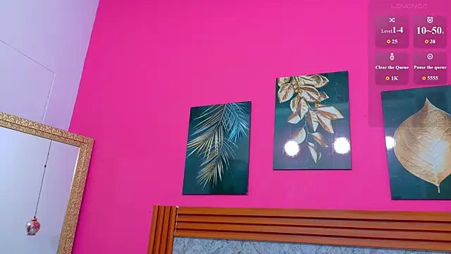 littlee emilyy  online show from May 2, 2026, 12:54 pm