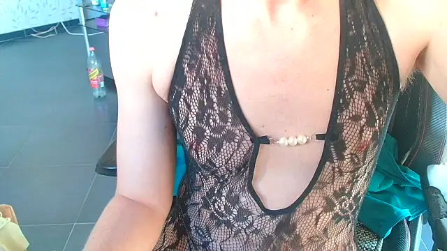 Snapshot of Str8boyy chatting on February 16, 2025, 11:38 am Str8boyy online show from February 16, 2025, 11:38 am