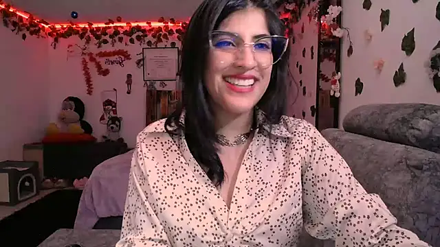 azahar  ziiz online show from December 29, 2024, 6:35 am