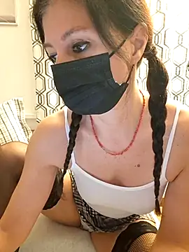 Silvia Zeno online show from November 8, 2025, 5:51 am