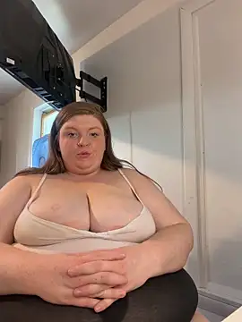 lilmama69900 online show from June 5, 2026, 2:12 pm