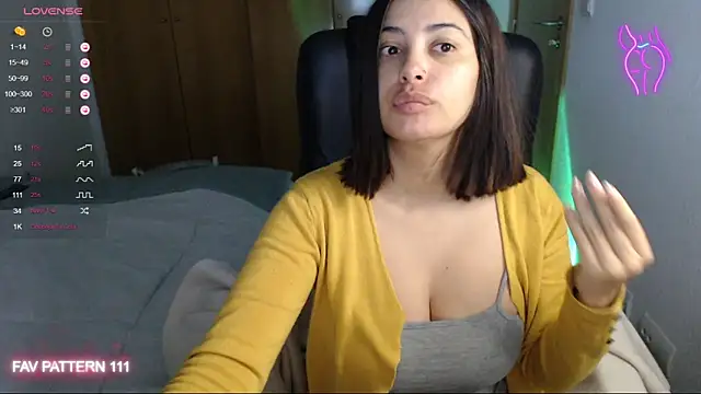 Snapshot of AnnaQueen chatting on February 16, 2025, 3:26 am AnnaQueen online show from February 16, 2025, 3:26 am