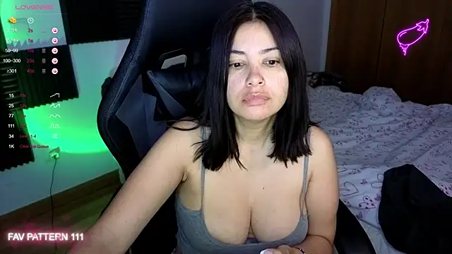 AnnaQueen online show from May 5, 2026, 2:30 am