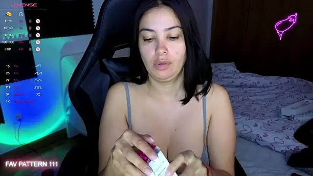 AnnaQueen online show from May 8, 2026, 2:17 am