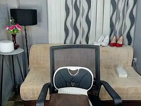 Snapshot of FATLUCY chatting on February 21, 2026, 3:46 pm FATLUCY online show from February 21, 2026, 3:46 pm