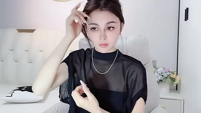 Snapshot of lvy-w chatting on January 14, 2025, 12:24 pm lvy-w online show from January 14, 2025, 12:24 pm