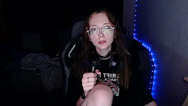 AmeliaKamishiro online show from October 9, 2025, 7:45 pm