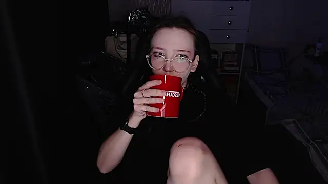 AmeliaKamishiro online show from November 17, 2025, 1:33 am