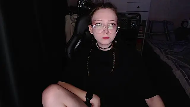 AmeliaKamishiro online show from November 18, 2025, 2:17 am