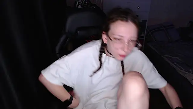 AmeliaKamishiro online show from November 24, 2025, 2:33 am