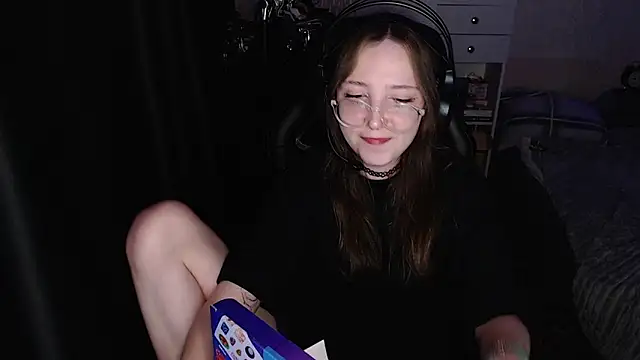 AmeliaKamishiro online show from November 30, 2025, 1:04 pm