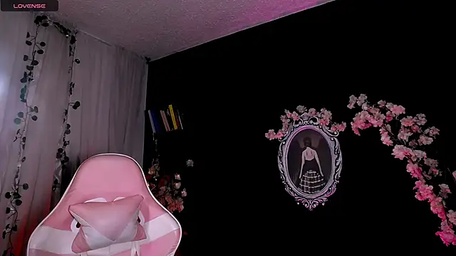 Snapshot of kitty_roxy chatting on March 20, 2026, 6:40 am kitty roxy online show from March 20, 2026, 6:40 am