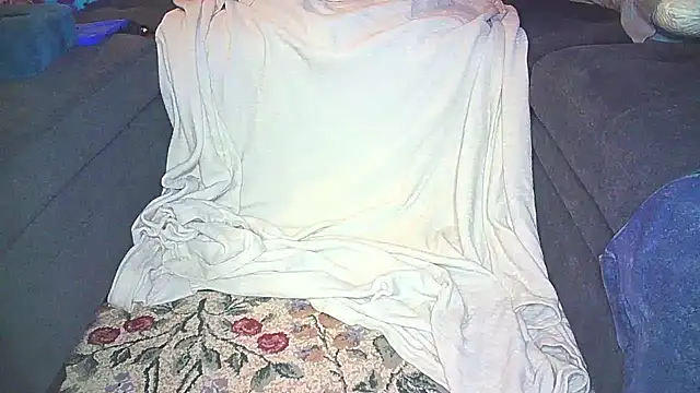 G  u  y online show from November 30, 2025, 5:06 pm