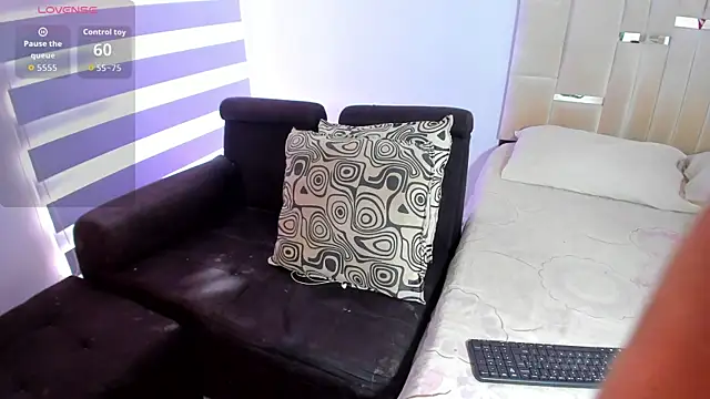 Snapshot of Anaasoofia chatting on October 2, 2025, 6:04 pm Anaasoofia online show from October 2, 2025, 6:04 pm