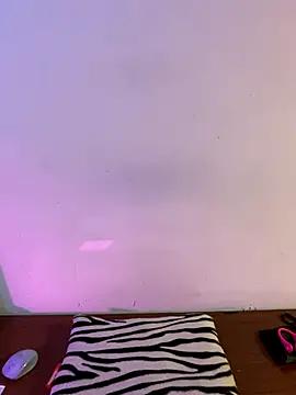 Felicia smok3 online show from October 26, 2025, 3:23 am