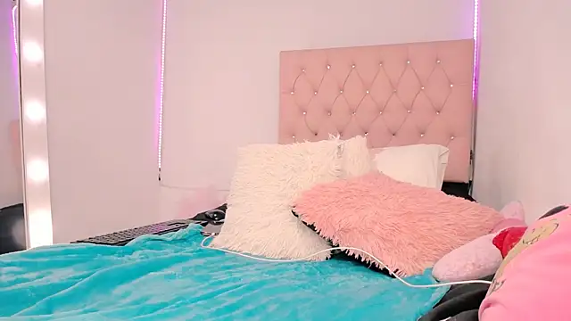 Snapshot of Celeste__sweetx chatting on February 28, 2025, 6:20 pm Celeste sweetx online show from February 28, 2025, 6:20 pm