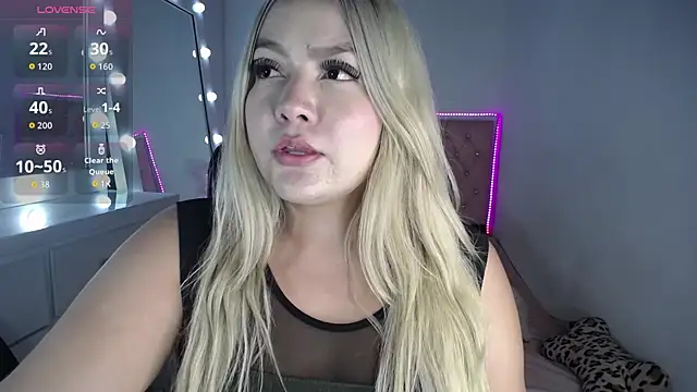 Snapshot of Celeste__sweetx chatting on October 18, 2025, 2:14 am Celeste  sweetx online show from October 18, 2025, 2:14 am