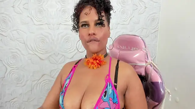 pamela guzmaan online show from March 18, 2025, 9:10 pm
