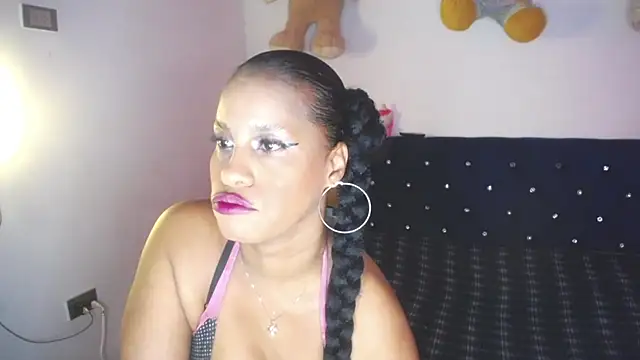 pamela guzmaan online show from November 6, 2025, 7:15 pm