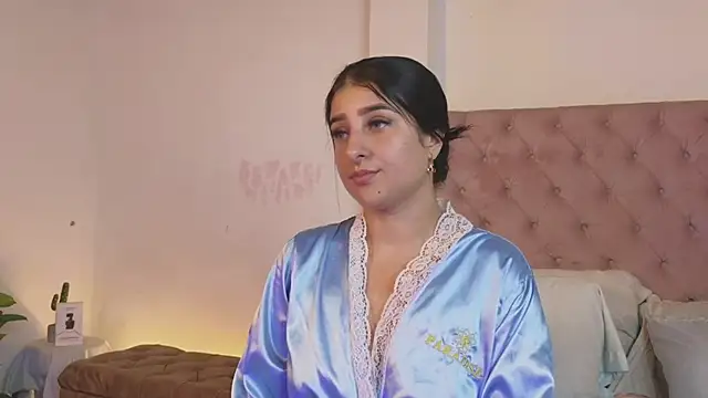 Snapshot of _Linoshka_1 chatting on February 10, 2026, 8:46 pm Linoshka 1 online show from February 10, 2026, 8:46 pm