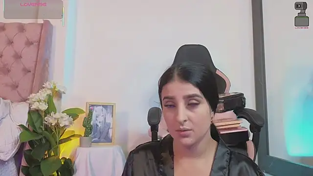 Snapshot of _Linoshka_1 chatting on February 20, 2026, 8:31 pm Linoshka 1 online show from February 20, 2026, 8:31 pm