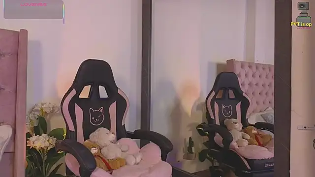 Snapshot of _Linoshka_1 chatting on March 13, 2026, 8:26 pm Linoshka 1 online show from March 13, 2026, 8:26 pm