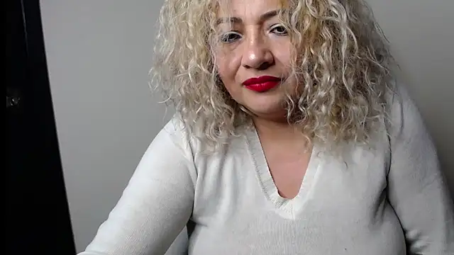 Snapshot of MariaJoseBarraza chatting on March 11, 2025, 8:53 pm MariaJoseBarraza online show from March 11, 2025, 8:53 pm