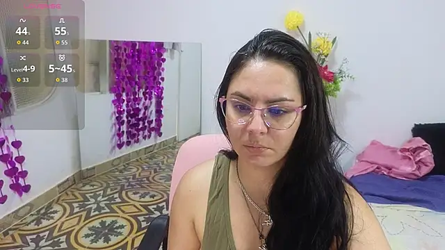 lovely trix online show from September 16, 2025, 2:51 pm