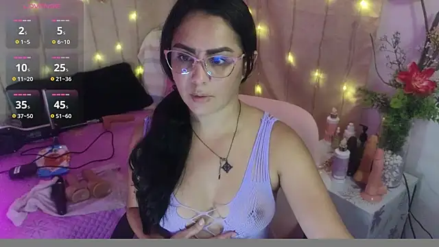 Snapshot of lovely_trix chatting on April 9, 2026, 3:28 pm lovely trix online show from April 9, 2026, 3:28 pm