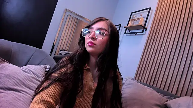 Eva Macalliter online show from September 19, 2025, 10:16 am