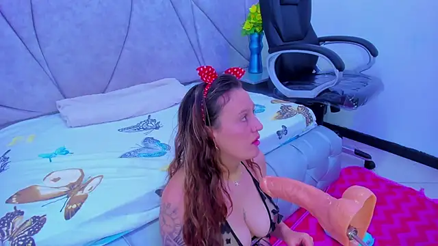 Snapshot of HornySlut69_ chatting on October 18, 2025, 12:17 pm HornySlut69  online show from October 18, 2025, 12:17 pm