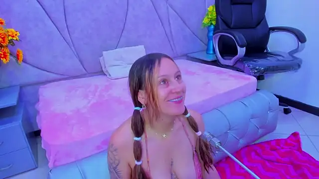 Snapshot of HornySlut69_ chatting on October 22, 2025, 12:38 pm HornySlut69  online show from October 22, 2025, 12:38 pm