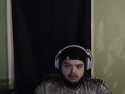 Snapshot of LatinoSized chatting on February 14, 2025, 1:13 am LatinoSized online show from February 14, 2025, 1:13 am