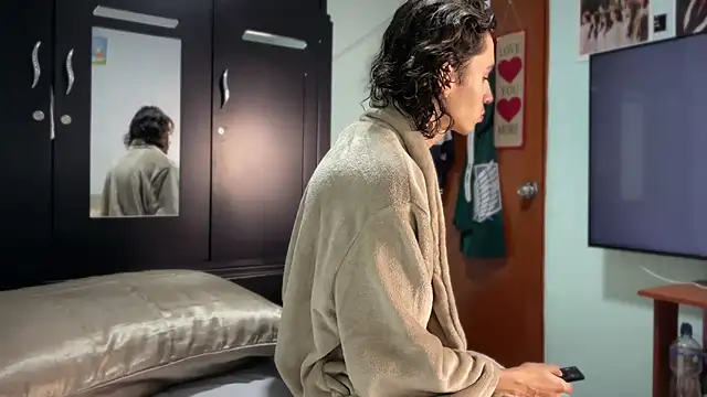 Snapshot of imcoltonalvin chatting on September 12, 2025, 9:15 pm imcoltonalvin online show from September 12, 2025, 9:15 pm