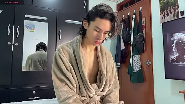 Snapshot of imcoltonalvin chatting on September 19, 2025, 10:54 pm imcoltonalvin online show from September 19, 2025, 10:54 pm