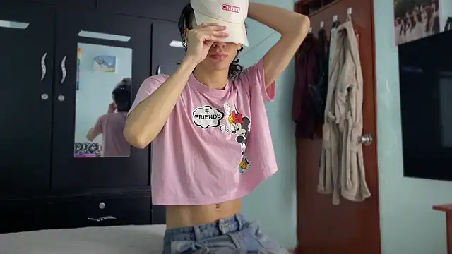 Snapshot of imcoltonalvin chatting on October 17, 2025, 11:07 pm imcoltonalvin online show from October 17, 2025, 11:07 pm