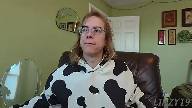 Linzy 19 online show from November 5, 2025, 2:50 pm