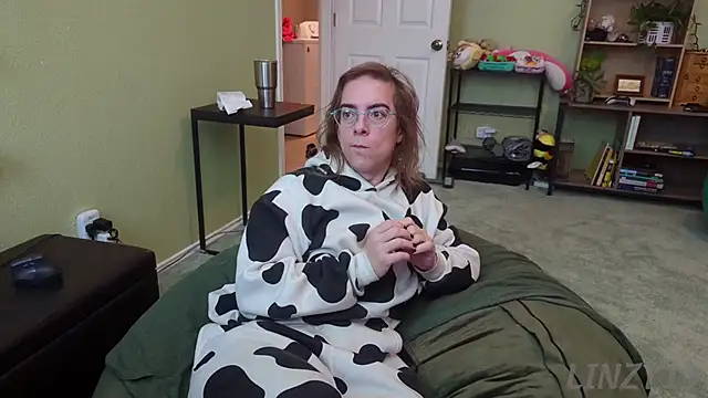 Linzy 19 online show from December 17, 2025, 2:34 pm