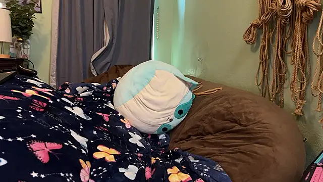 Linzy 19 online show from March 9, 2026, 5:17 pm