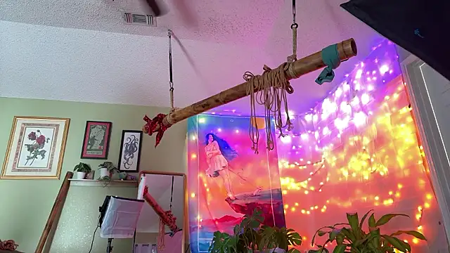 Linzy 19 online show from March 16, 2026, 9:19 pm