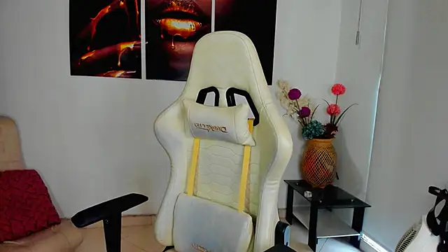 ScarlettMalbec online show from October 25, 2025, 9:20 pm