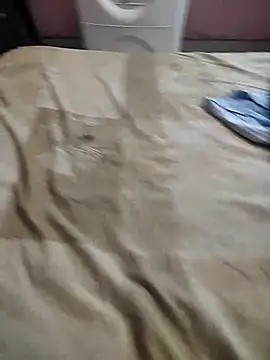 COUPLLE VILLAGE online show from November 15, 2025, 3:04 am