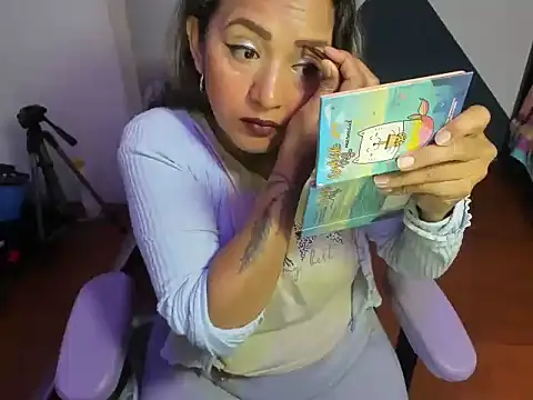 daleska ayala 1 online show from October 13, 2025, 5:57 pm