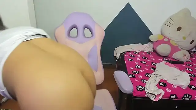 daleska ayala 1 online show from November 11, 2025, 2:00 am